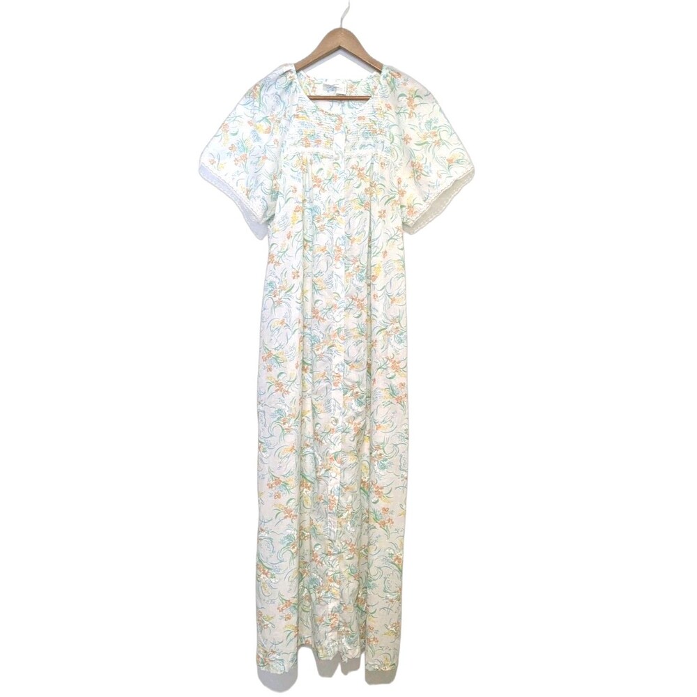 Vintage 1980s JCPenney White Floral Granny Nightgown Robe Buttoned Mumu L